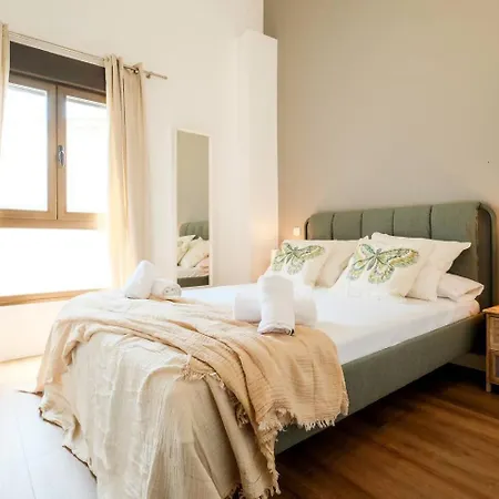 Atico Ordesa Barbacoa Terraza Wifi 4 Pax Ascensor Apartment *